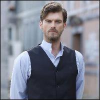 kivanc_tatlitug_29 (1252x1252, 228 k...)